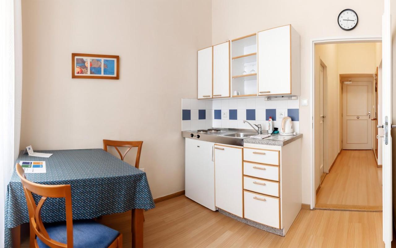 Hotel Orion Прага Екстер'єр фото