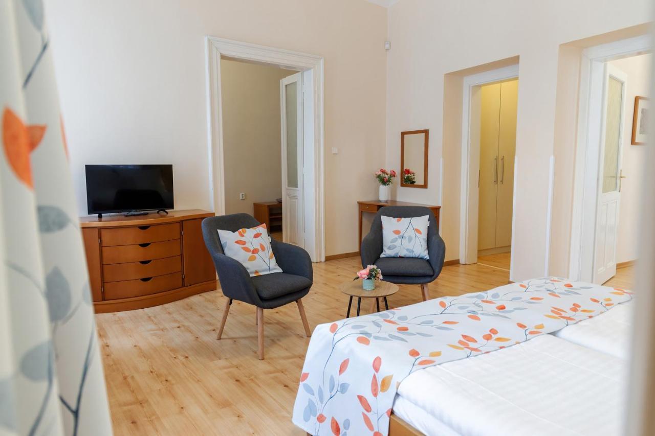 Hotel Orion Прага Екстер'єр фото