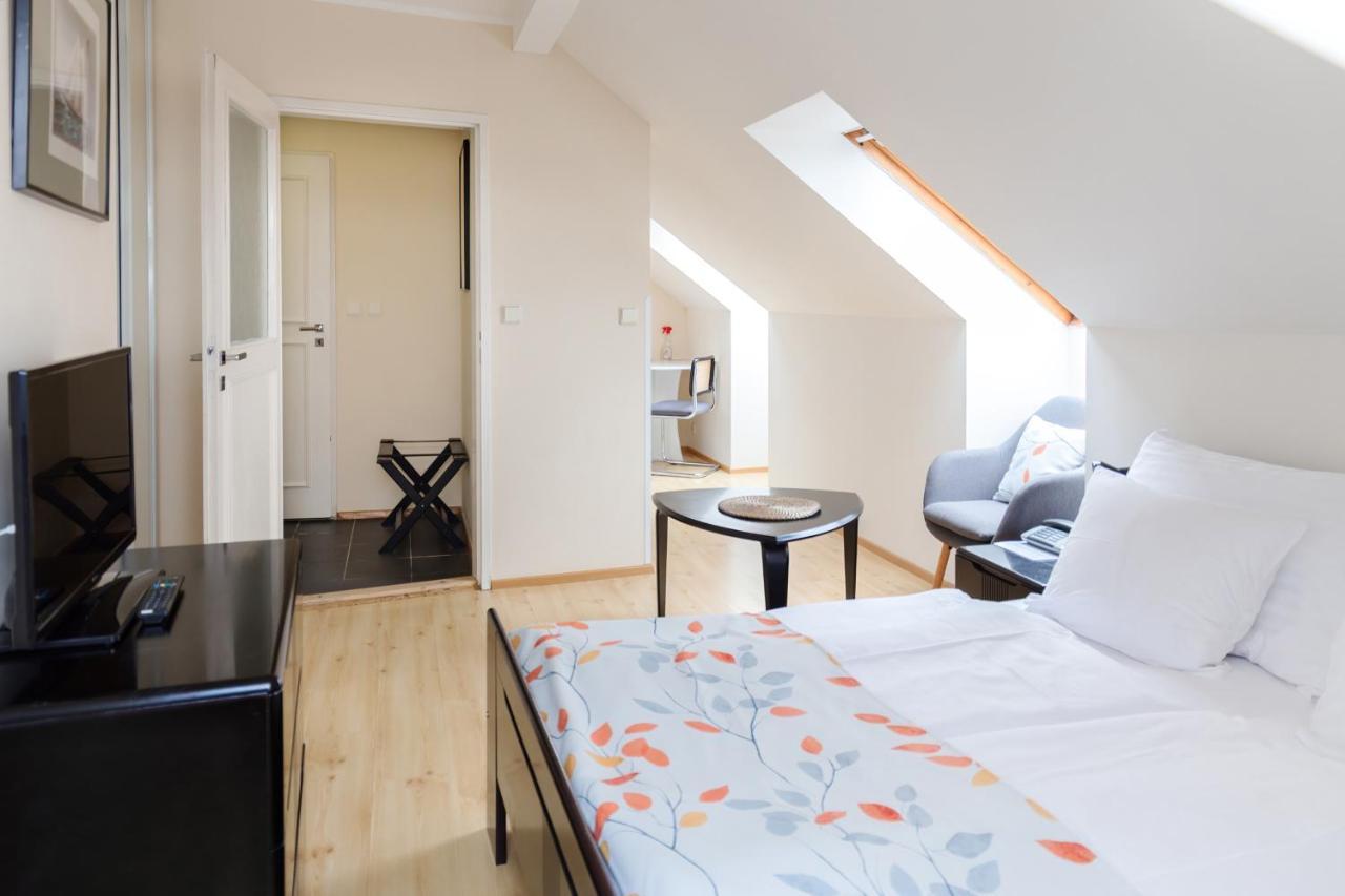 Hotel Orion Прага Екстер'єр фото