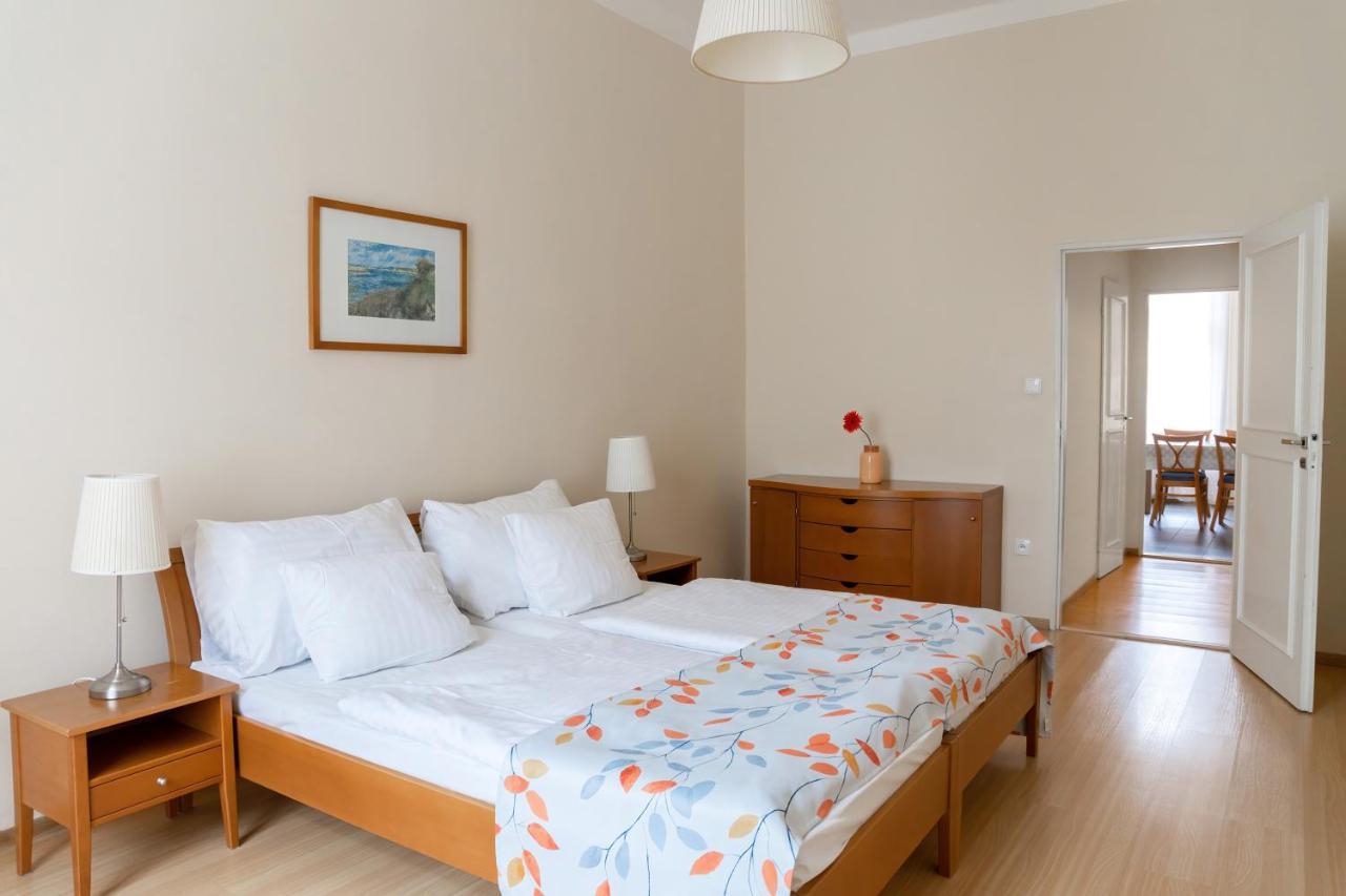 Hotel Orion Прага Екстер'єр фото