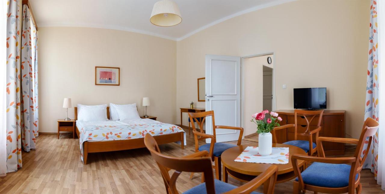 Hotel Orion Прага Екстер'єр фото