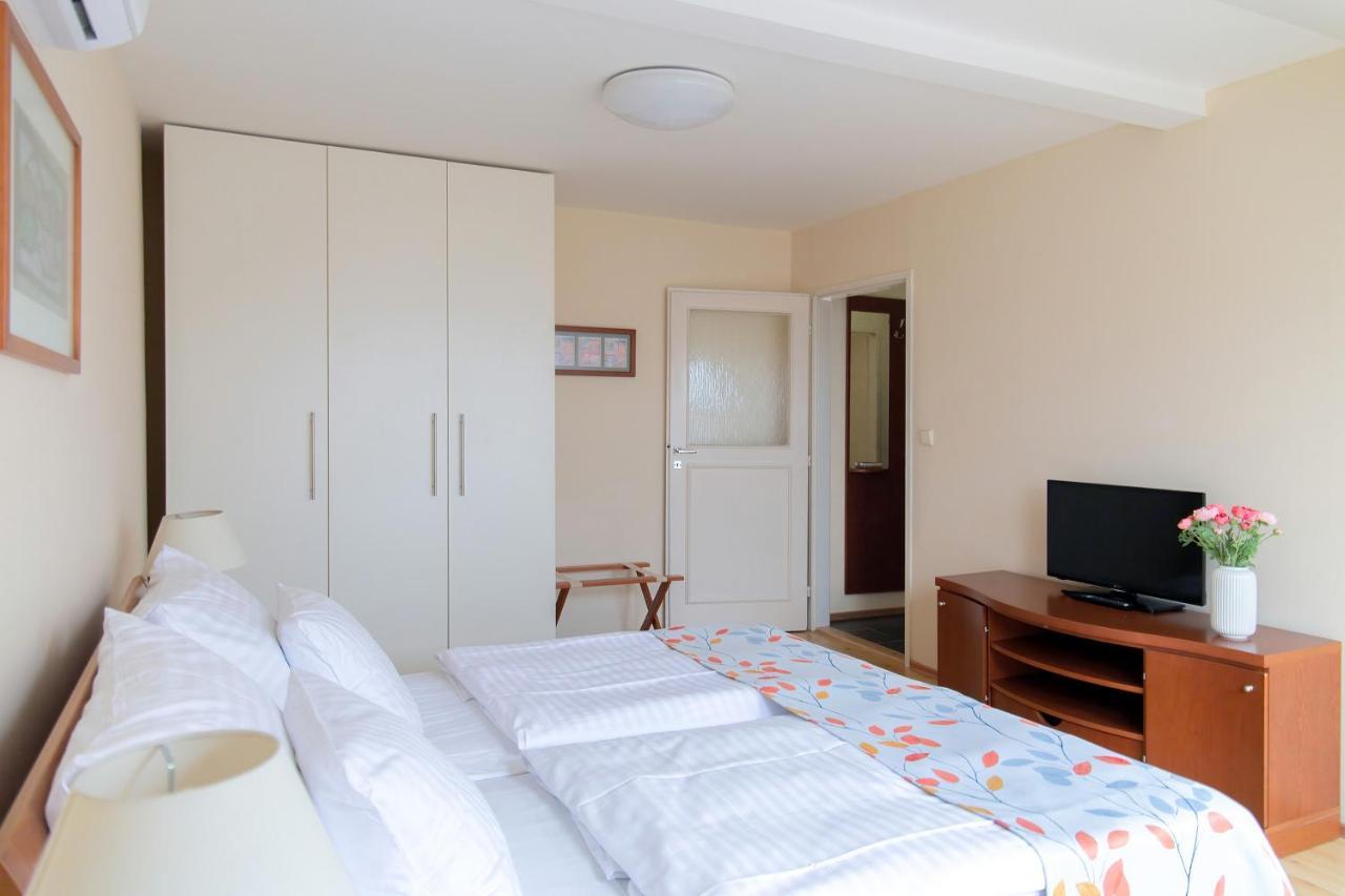 Hotel Orion Прага Екстер'єр фото