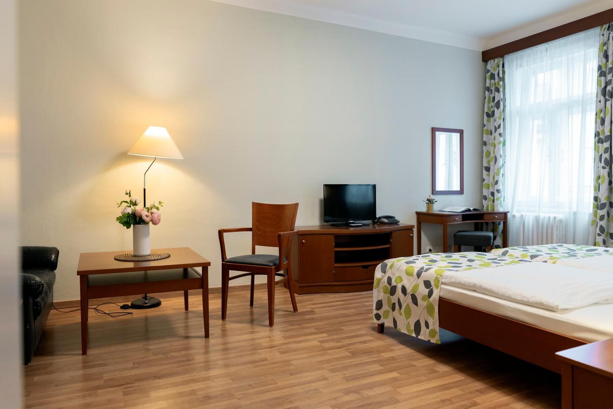 Hotel Orion Прага Екстер'єр фото