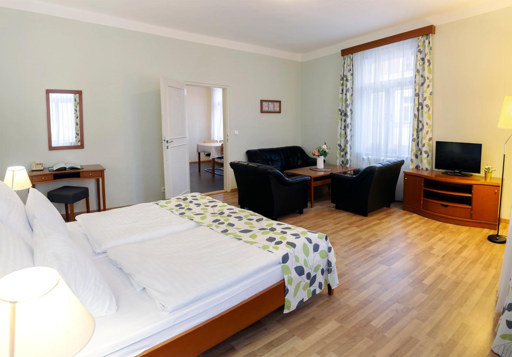 Hotel Orion Прага Екстер'єр фото