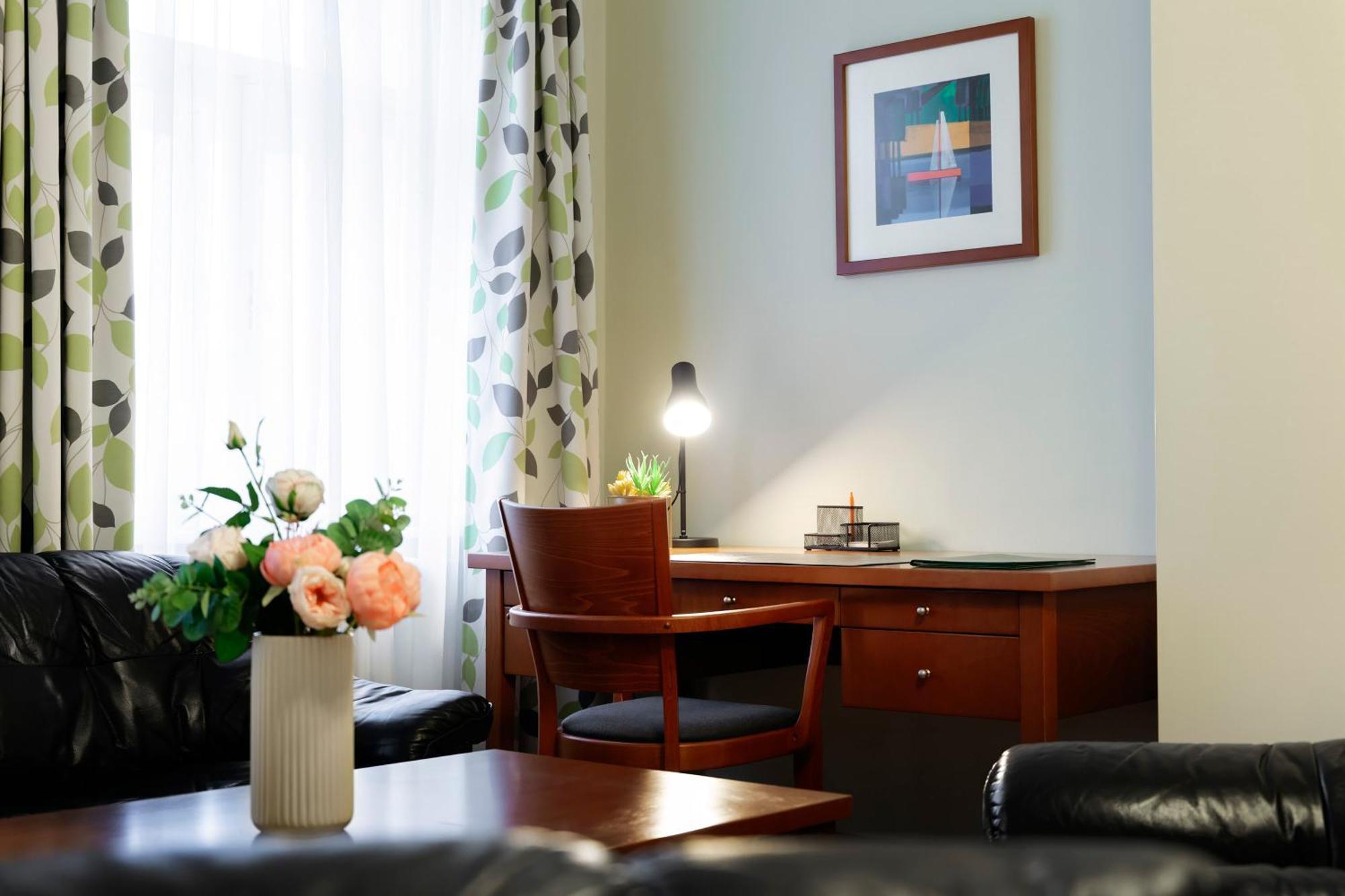 Hotel Orion Прага Екстер'єр фото