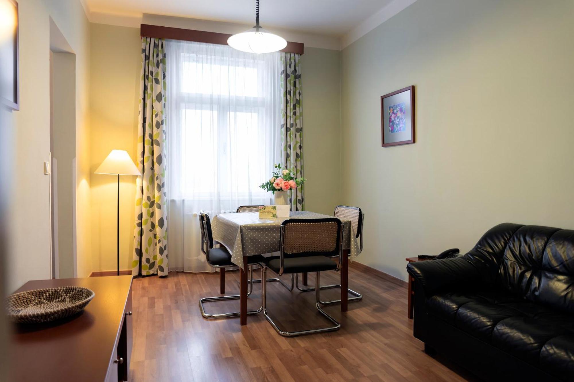 Hotel Orion Прага Екстер'єр фото
